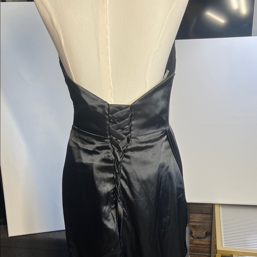 Sophisticated Black Backless Evening Gown - Picture 4 of 5
